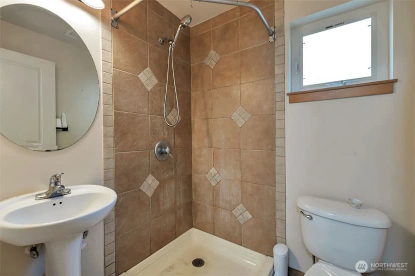 Property photo for 2221 E Spruce Street, Seattle photo 17