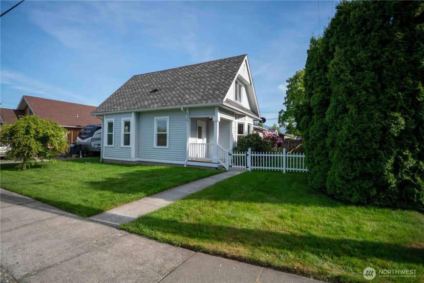 Property photo for 304 Sumas Ave, Sumas photo 2