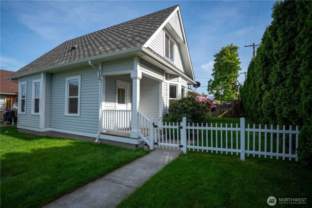 Property photo for 304 Sumas Ave, Sumas