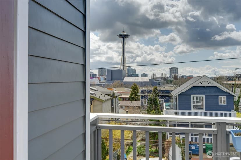 Property photo for 310 Aloha Street, Seattle photo 4