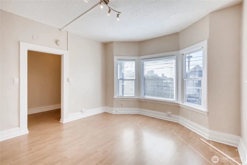 Property photo for 310 Aloha Street, Seattle photo 5