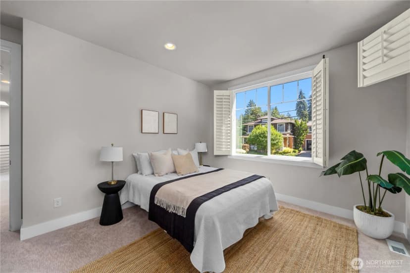 Property photo for 10933 Ne 60th Street, Kirkland photo 30