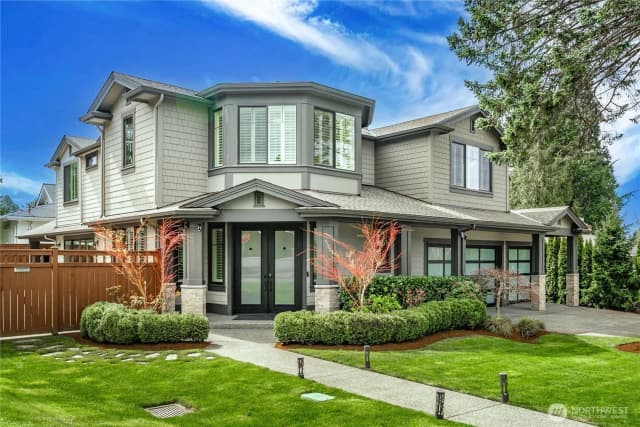 Property photo for 10933 Ne 60th Street, Kirkland