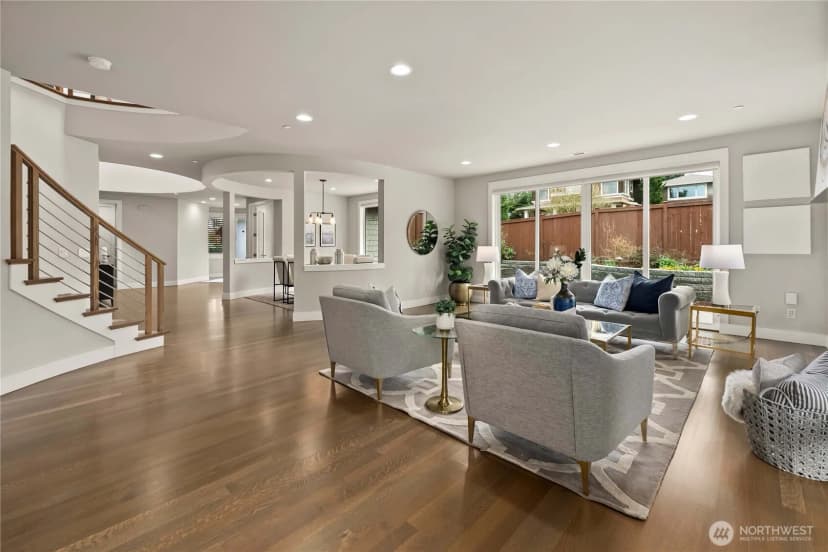 Property photo for 10933 Ne 60th Street, Kirkland photo 8