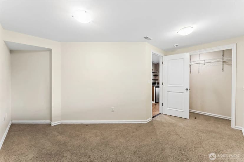 Property photo for 8424 East Side Drive Ne, Tacoma photo 27
