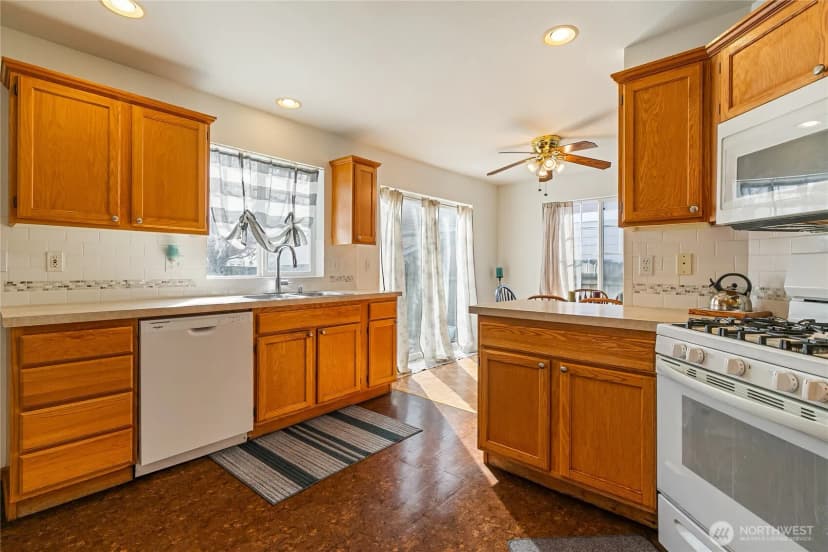 Property photo for 2236 Oak Street, Lynden photo 9