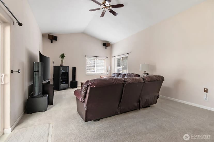 Property photo for 3026 140th Street Nw, Marysville photo 16