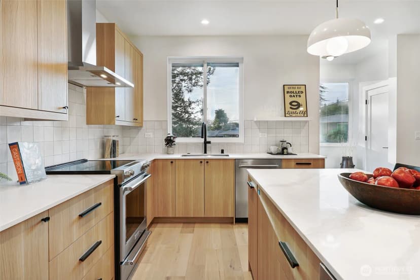 Property photo for 8810 41st Avenue Sw, Seattle photo 12