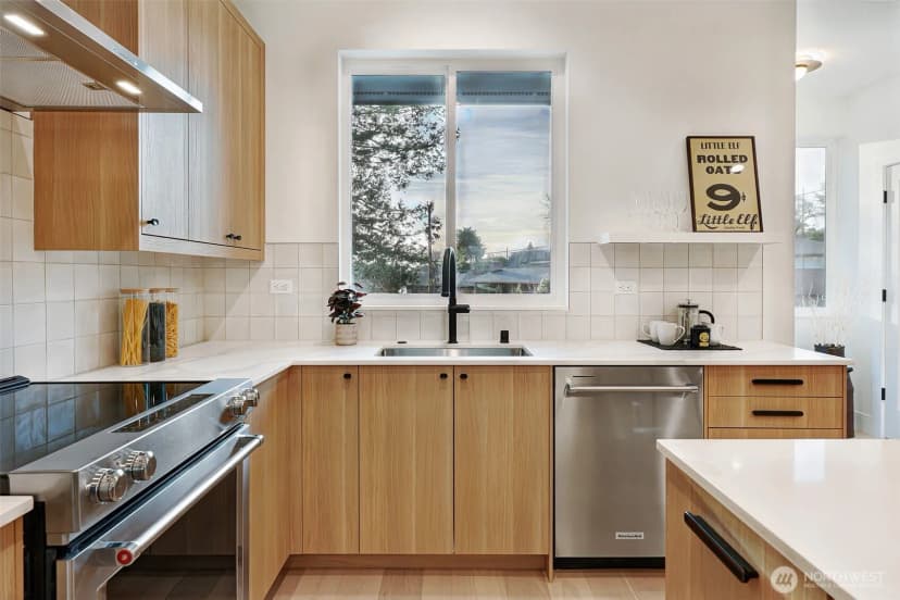 Property photo for 8810 41st Avenue Sw, Seattle photo 13