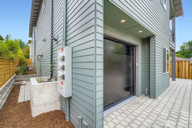 Property photo for 8810 41st Avenue Sw, Seattle photo 3