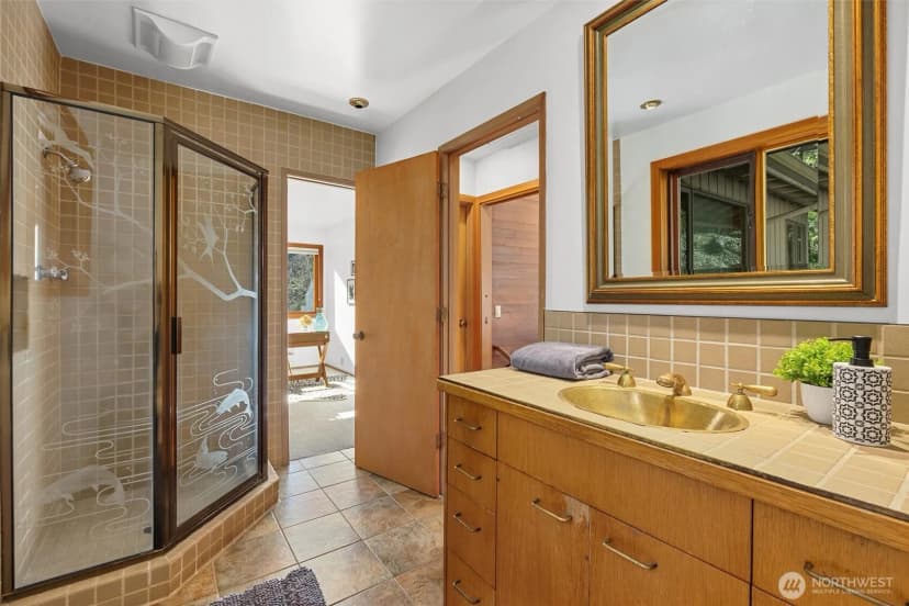 Property photo for 17055 37th Avenue Ne, Lake Forest Park photo 18