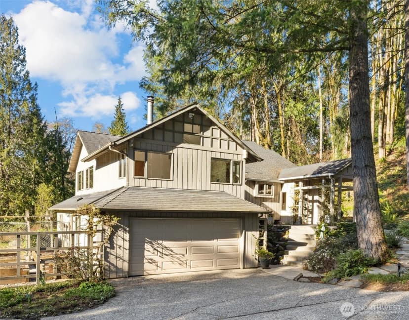 Property photo for 17055 37th Avenue Ne, Lake Forest Park