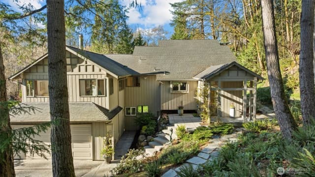Property photo for 17055 37th Avenue Ne, Lake Forest Park photo 2