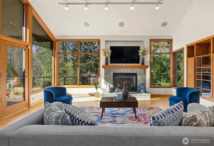 Property photo for 17055 37th Avenue Ne, Lake Forest Park photo 6