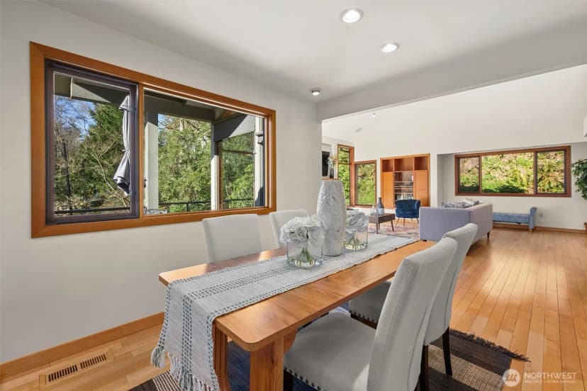 Property photo for 17055 37th Avenue Ne, Lake Forest Park photo 13