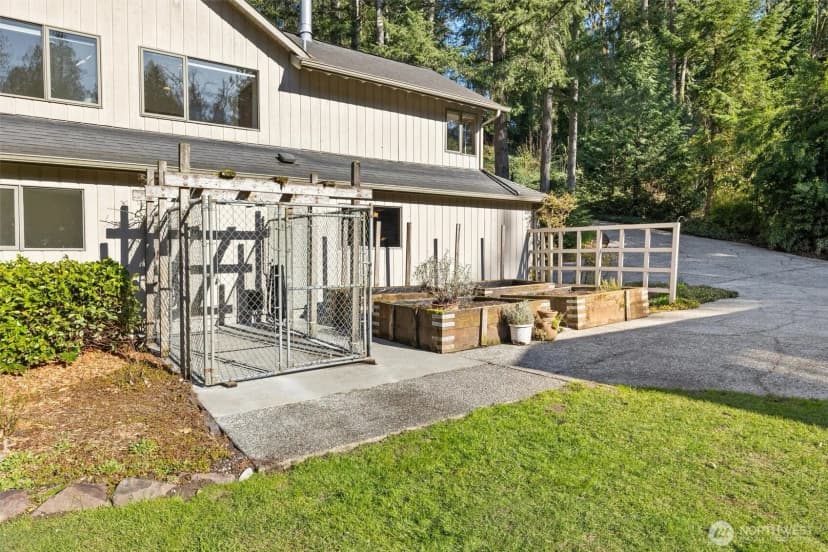 Property photo for 17055 37th Avenue Ne, Lake Forest Park photo 27