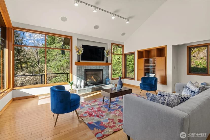 Property photo for 17055 37th Avenue Ne, Lake Forest Park photo 7
