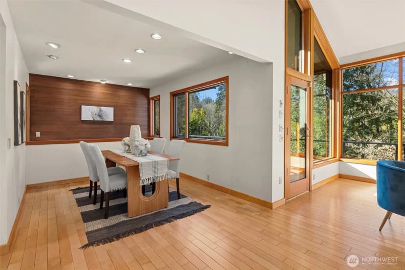 Property photo for 17055 37th Avenue Ne, Lake Forest Park photo 14