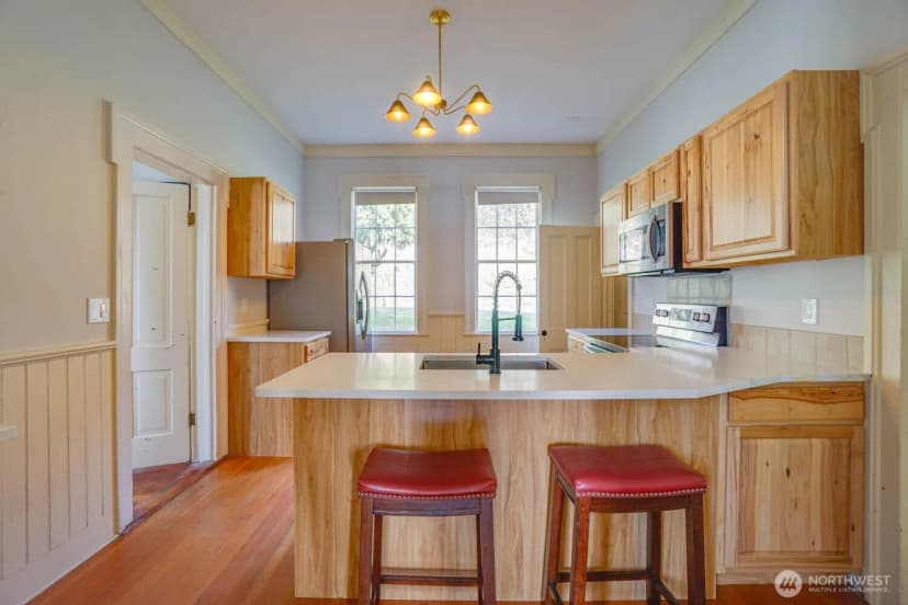 Property photo for 99 Main Street, Cathlamet photo 5