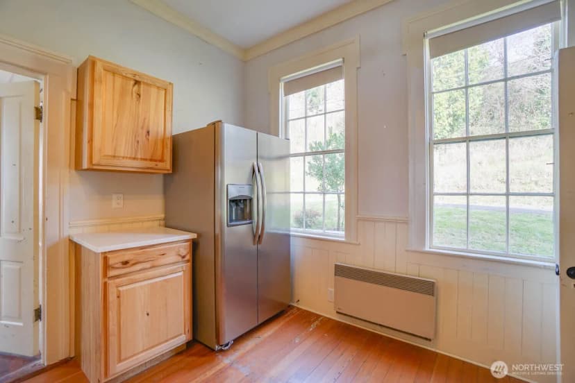 Property photo for 99 Main Street, Cathlamet photo 9