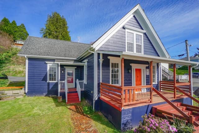 Property photo for 99 Main Street, Cathlamet