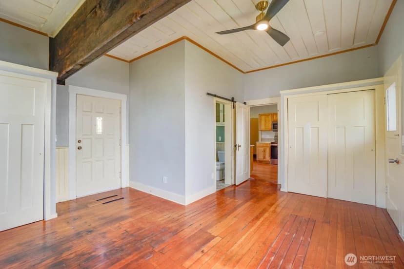 Property photo for 99 Main Street, Cathlamet photo 11