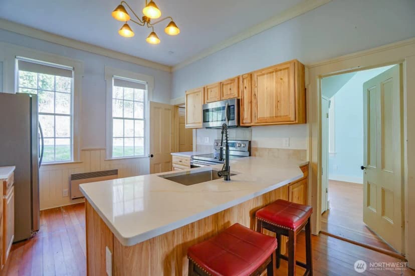 Property photo for 99 Main Street, Cathlamet photo 6