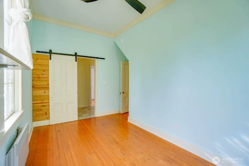 Property photo for 99 Main Street, Cathlamet photo 17