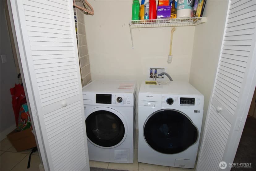 Property photo for 3217 Eastlake Avenue E #302, Seattle photo 14