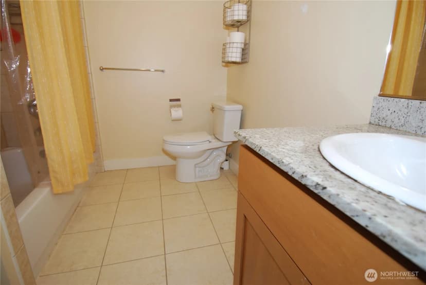 Property photo for 3217 Eastlake Avenue E #302, Seattle photo 13