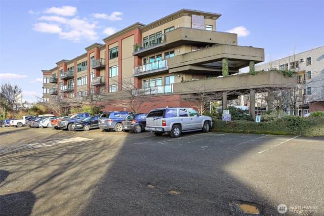 Property photo for 3217 Eastlake Avenue E #302, Seattle photo 2