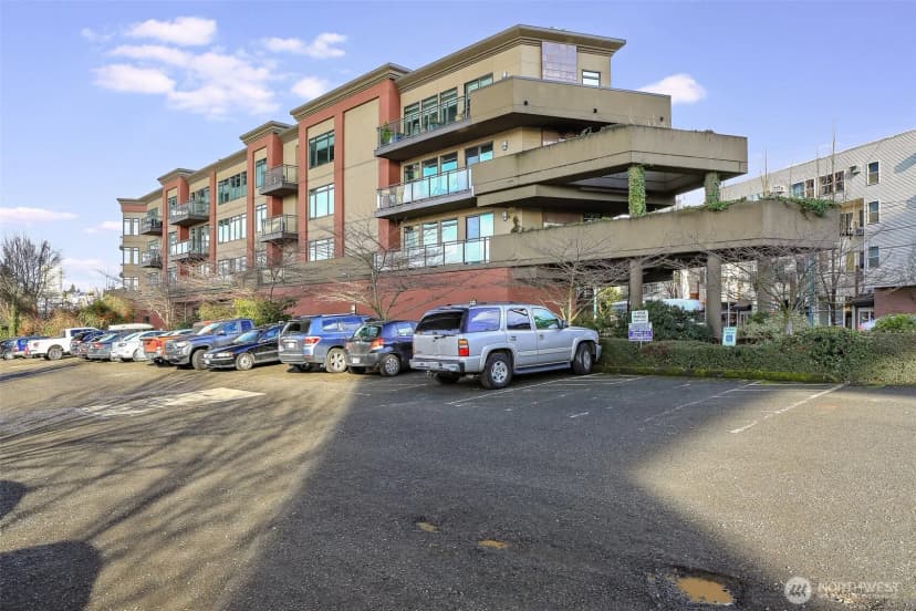 Property photo for 3217 Eastlake Avenue E #302, Seattle photo 2