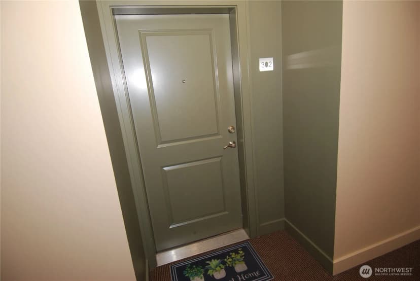 Property photo for 3217 Eastlake Avenue E #302, Seattle photo 4