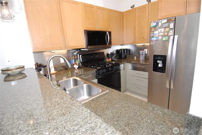Property photo for 3217 Eastlake Avenue E #302, Seattle photo 11