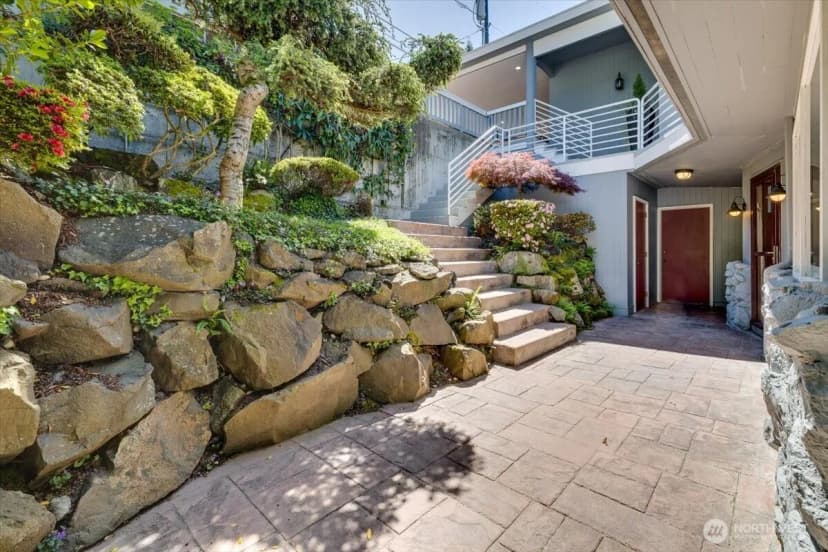 Property photo for 16733 Maplewild Avenue Sw, Burien photo 19