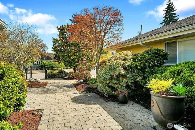Property photo for 2209 38th Place E, Seattle photo 27