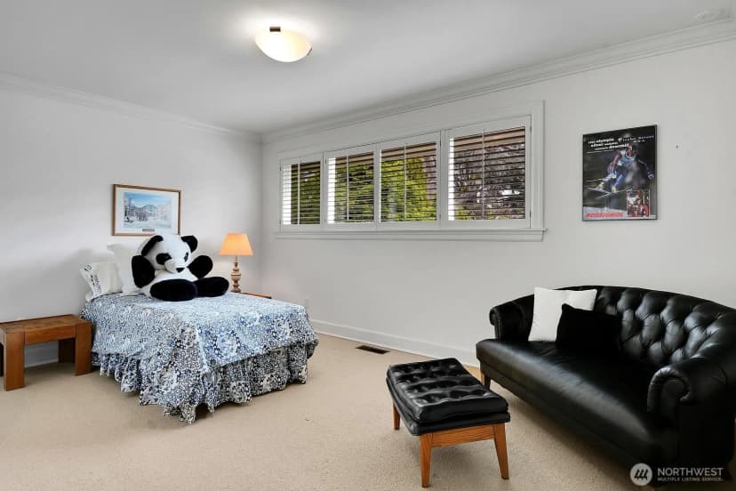 Property photo for 2209 38th Place E, Seattle photo 18