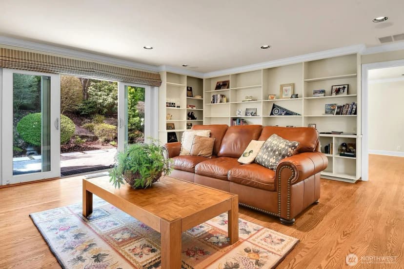 Property photo for 2209 38th Place E, Seattle photo 11