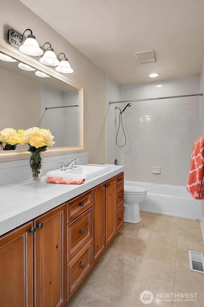 Property photo for 2209 38th Place E, Seattle photo 20