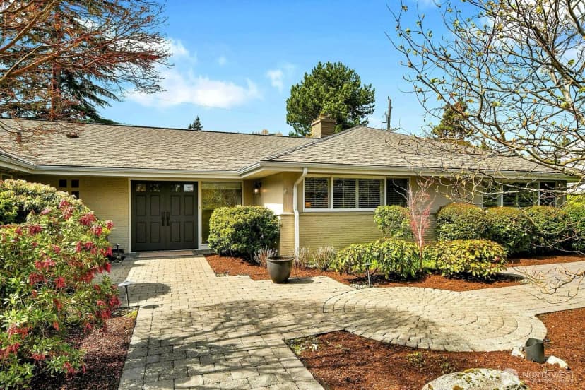 Property photo for 2209 38th Place E, Seattle photo 24