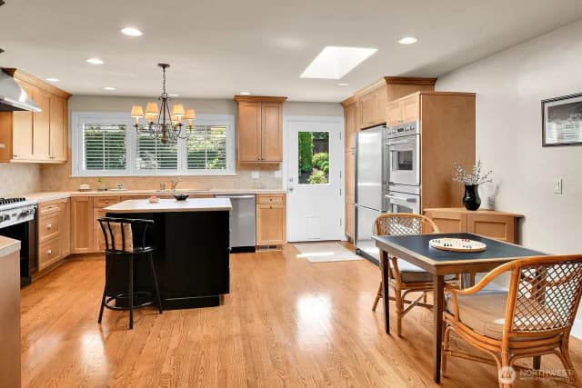 Property photo for 2209 38th Place E, Seattle photo 5