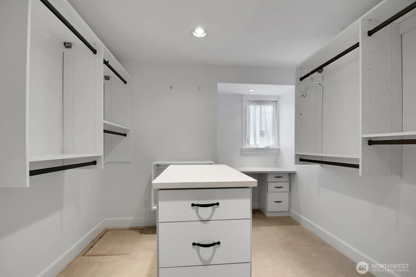 Property photo for 2209 38th Place E, Seattle photo 15