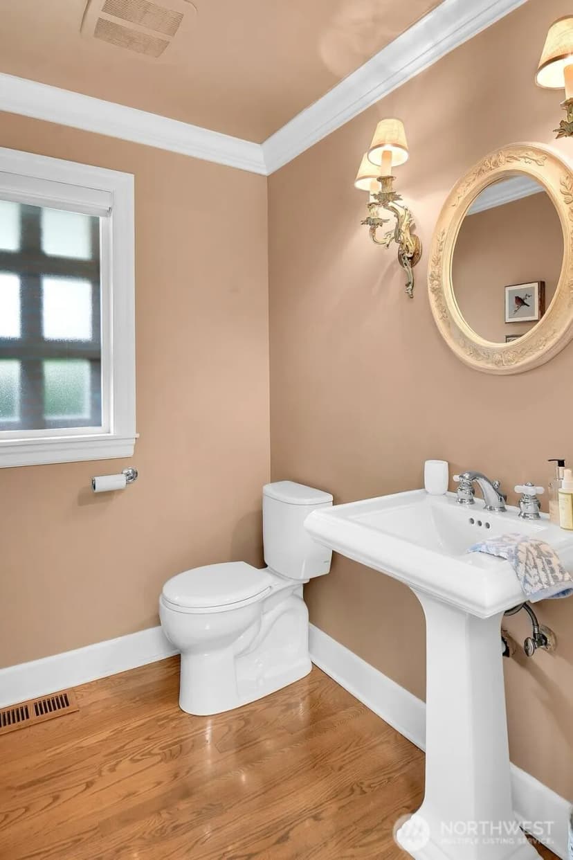 Property photo for 2209 38th Place E, Seattle photo 21