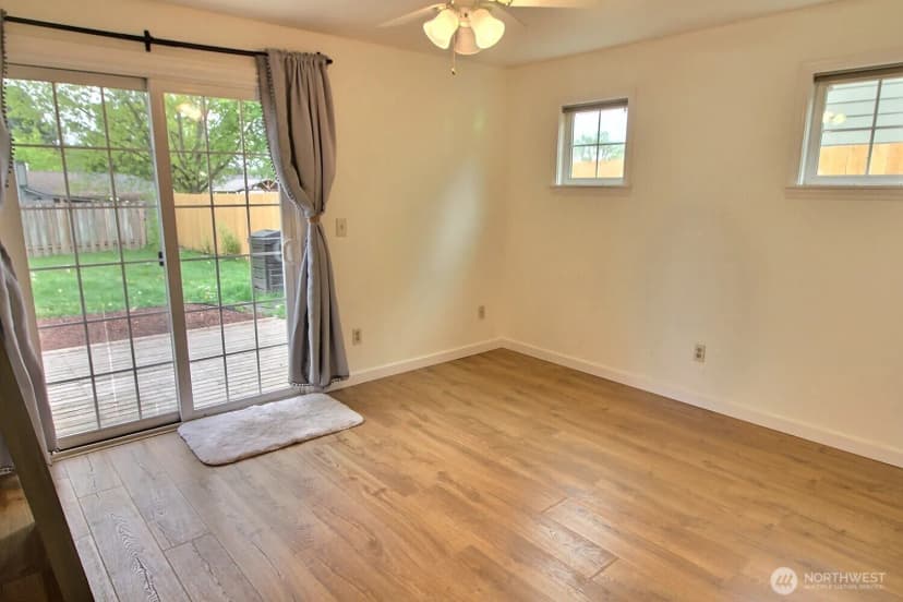 Property photo for 27720 128th Place Se, Kent photo 17