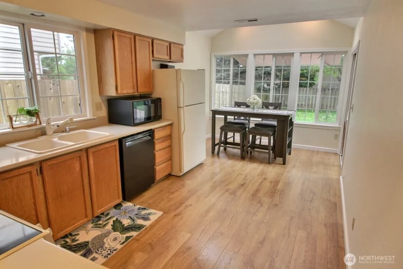 Property photo for 27720 128th Place Se, Kent photo 13