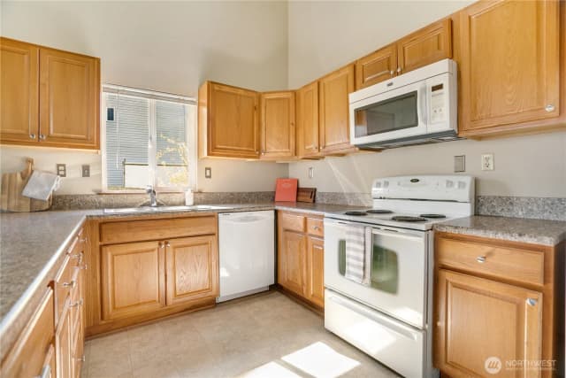 Property photo for 3023 Bridgeport Way W #b, University Place photo 4