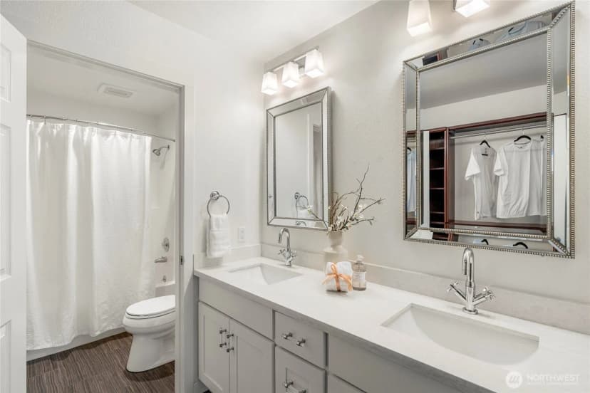 Property photo for 1336 Bellevue Way Ne #4, Bellevue photo 15