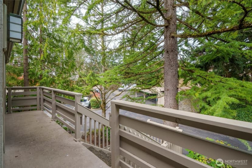 Property photo for 1336 Bellevue Way Ne #4, Bellevue photo 19