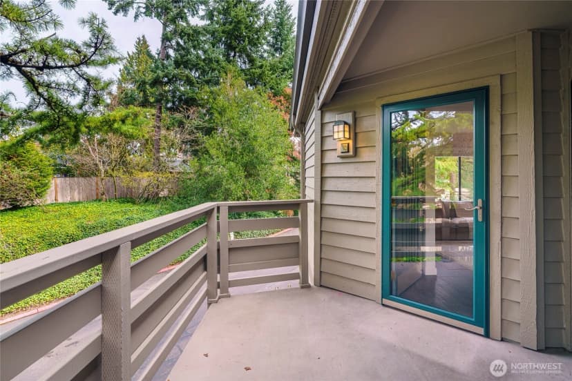 Property photo for 1336 Bellevue Way Ne #4, Bellevue photo 18
