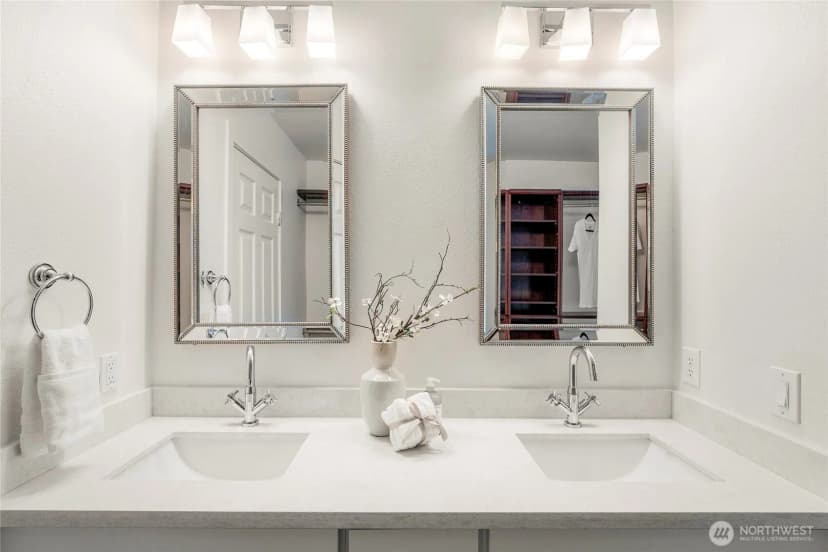 Property photo for 1336 Bellevue Way Ne #4, Bellevue photo 16